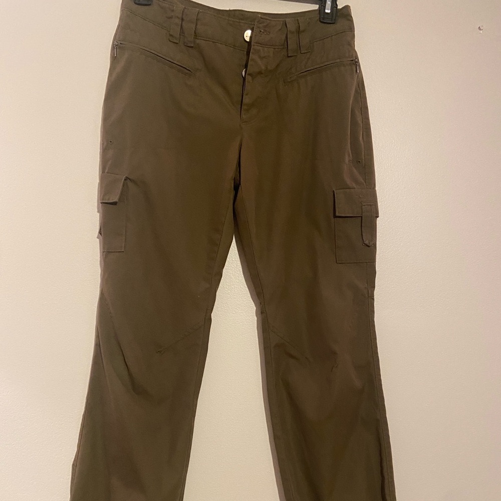 COLUMBIA Titanium Cargo Pant Womens 8 Khaki Button Fly Polyester Blend Belt Loop